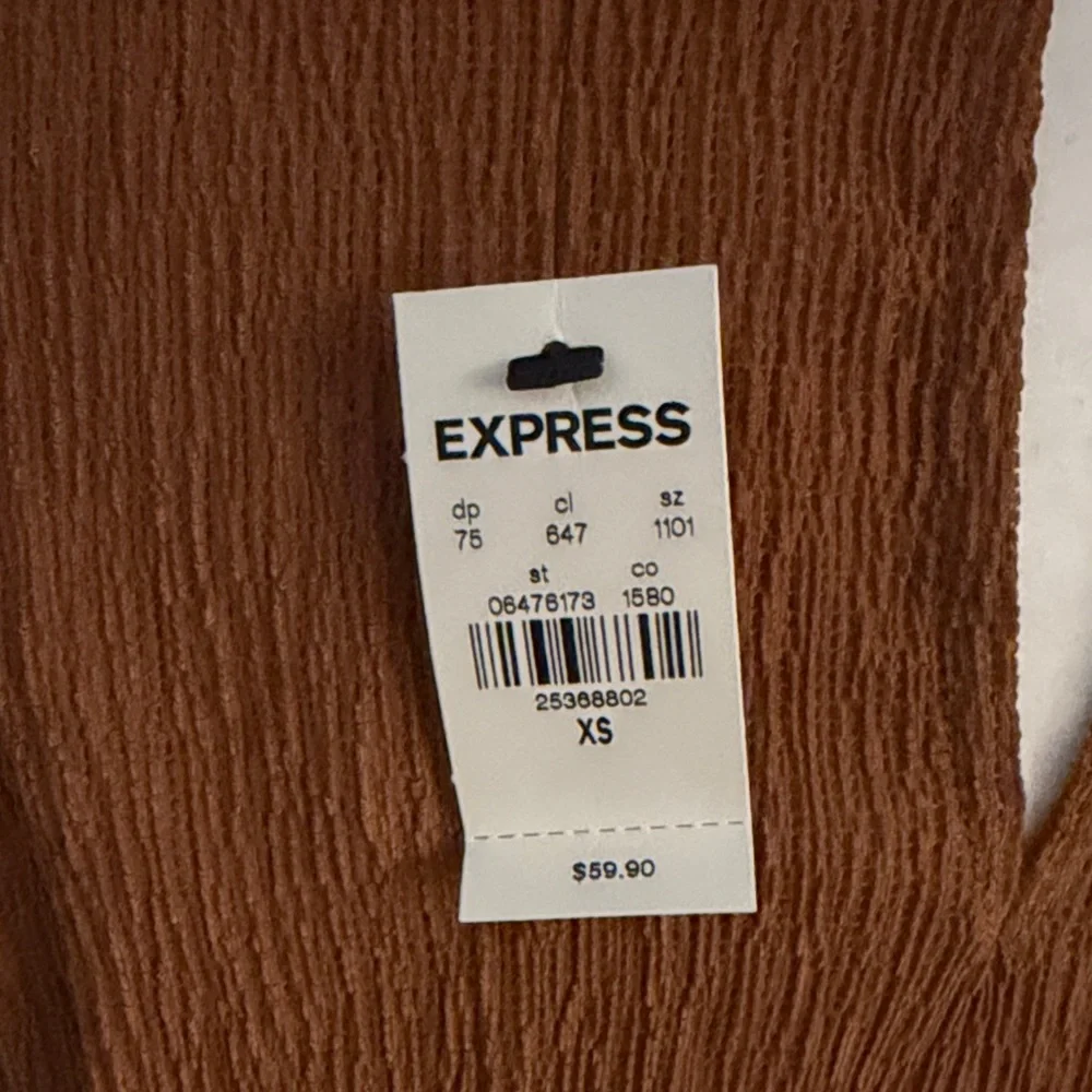 Express Ruffle Sleeve Blouse - Picture 3 of 5